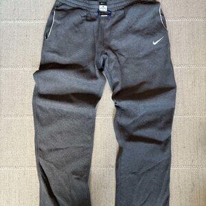 Nike Men’s Gray Sweatpants Straight Leg Athletic Training Pants